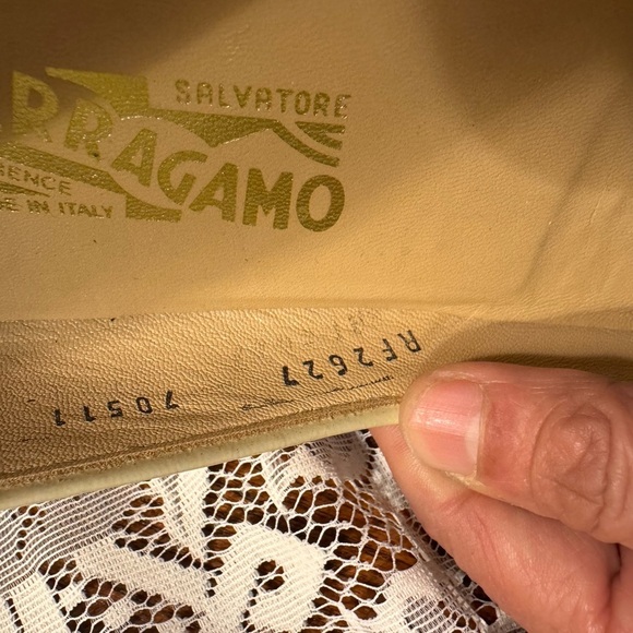 Salvatore Ferragamo Women's Tan Flats - Picture 13 of 16